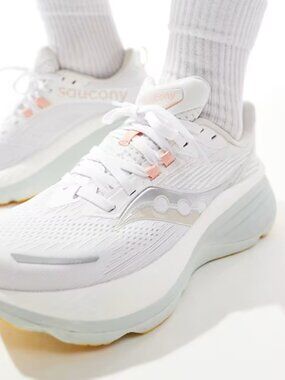 Saucony Women's White Foam Mint Hurricane 24 Train Athletic Running Shoes Size 7